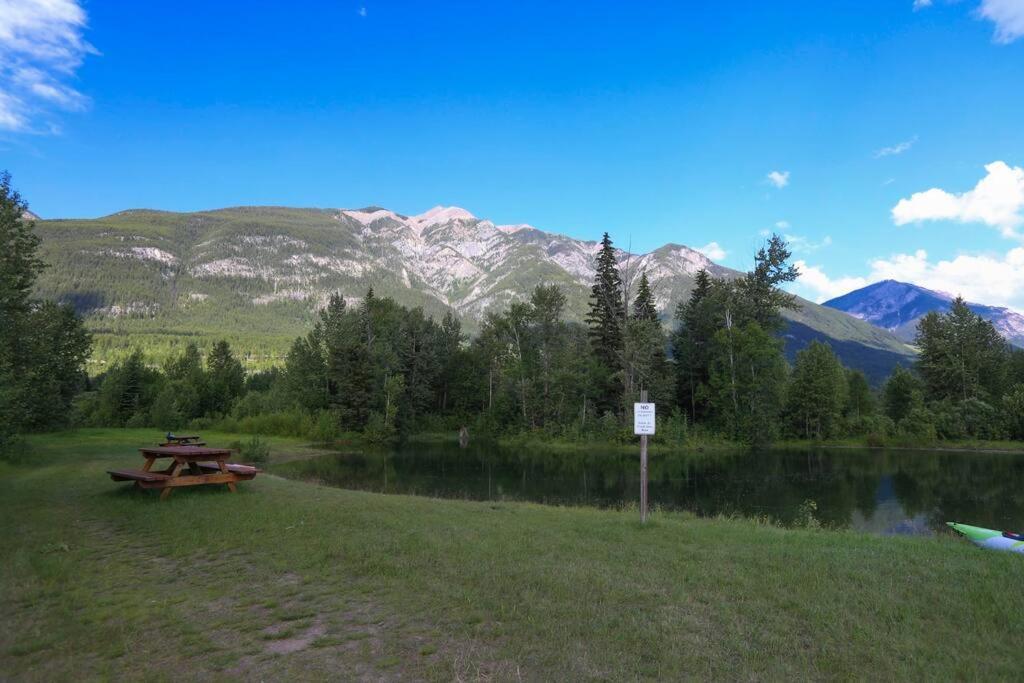 Golden Riverfront Campground Hotell Eksteriør bilde