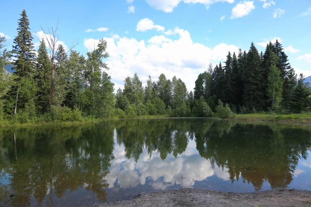 Golden Riverfront Campground Hotell Eksteriør bilde