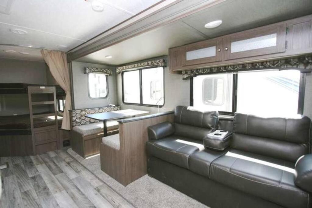 Golden Riverfront Campground Hotell Eksteriør bilde